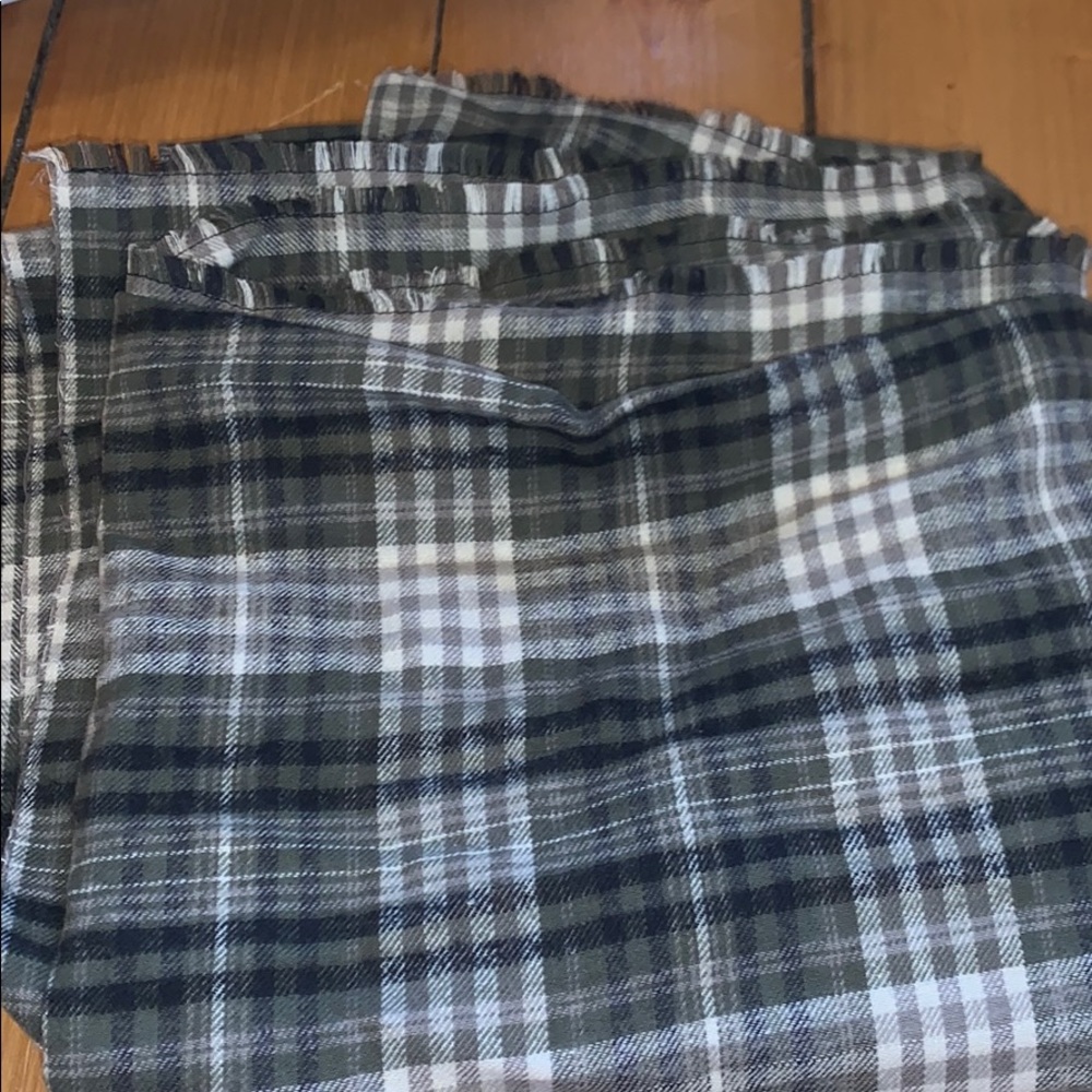 Green black and white scarf never worn before!